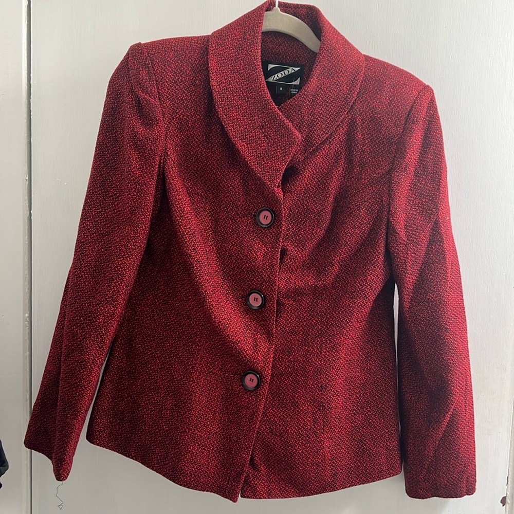 Zoda 2 piece set; reddish, new, size 8